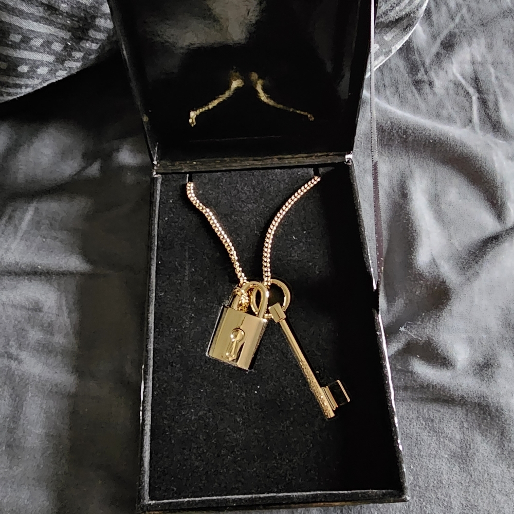Victoria Secret Necklace